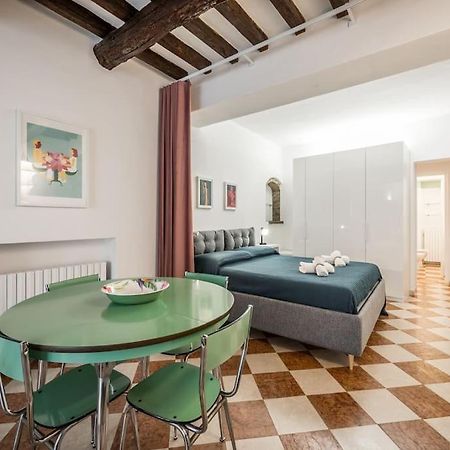 Casa Camilla - Arty Suite Nel Centro Storico Parma Dış mekan fotoğraf