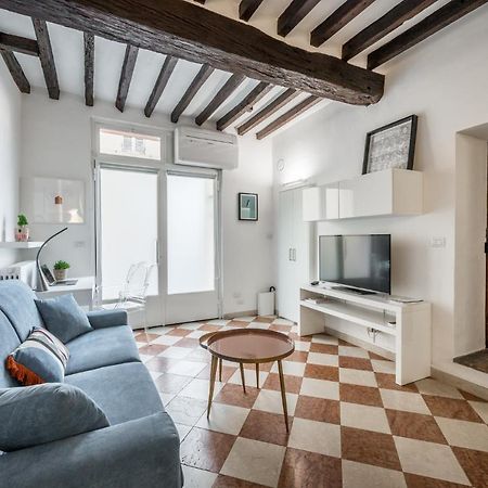 Casa Camilla - Arty Suite Nel Centro Storico Parma Dış mekan fotoğraf